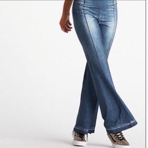 Lucy indiGLO flare pant | size medium